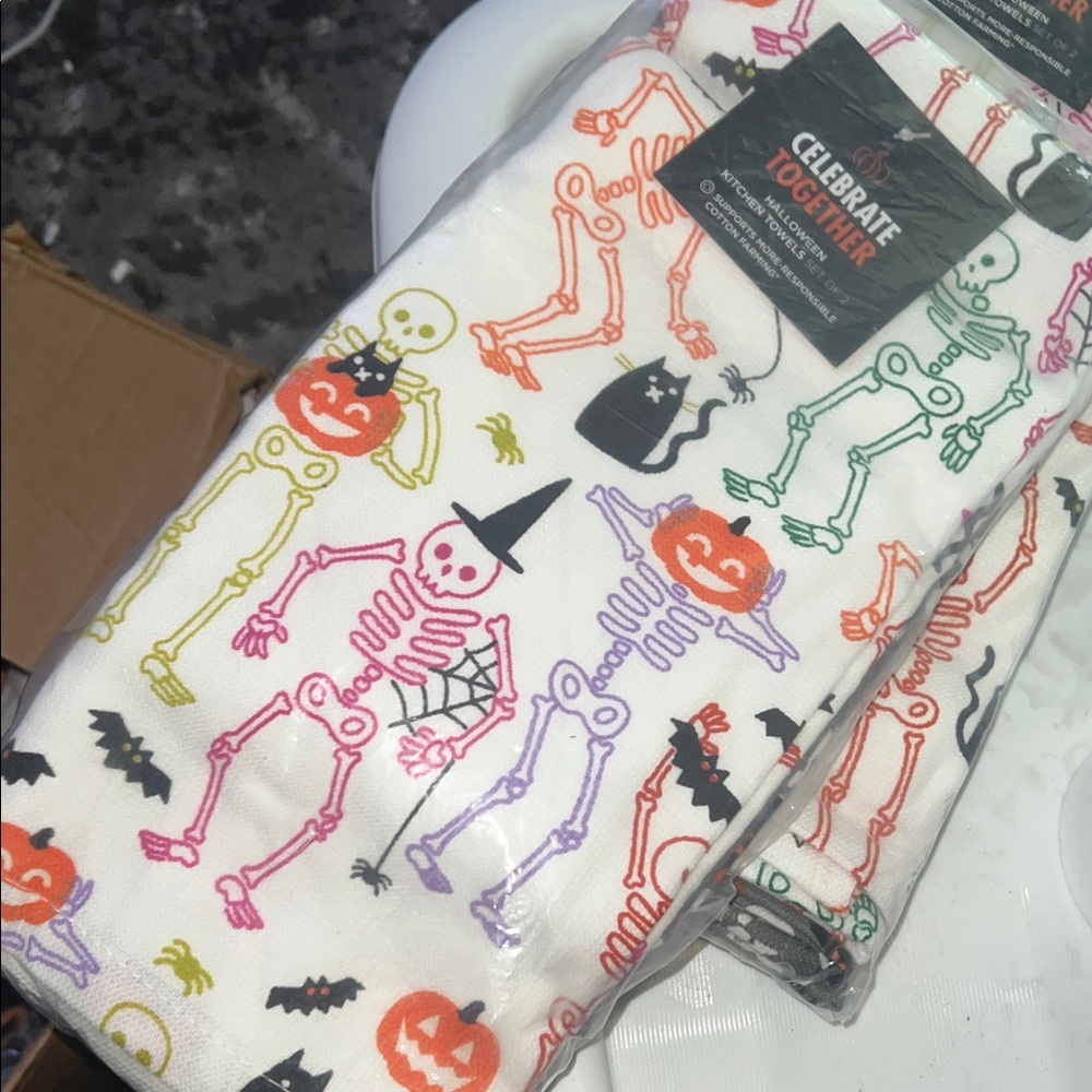 NWT Celebrate Together Set of 2 Halloween Skeleton Towels